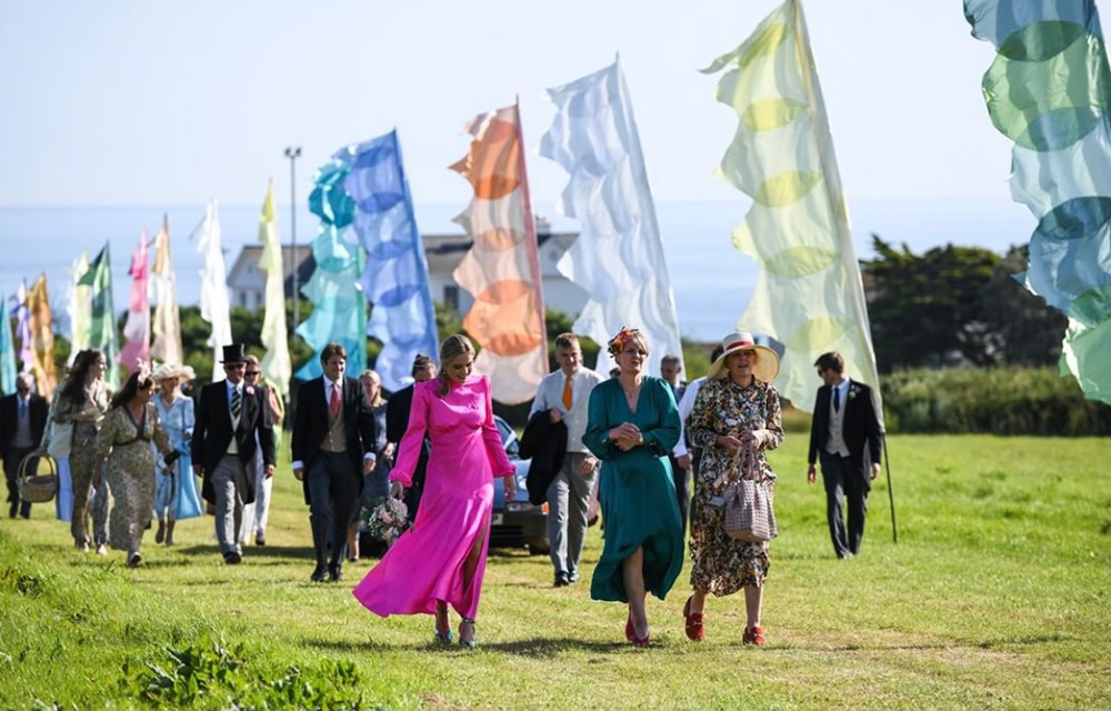 stunning pastel new leaf flags for wedding colour trends 2026